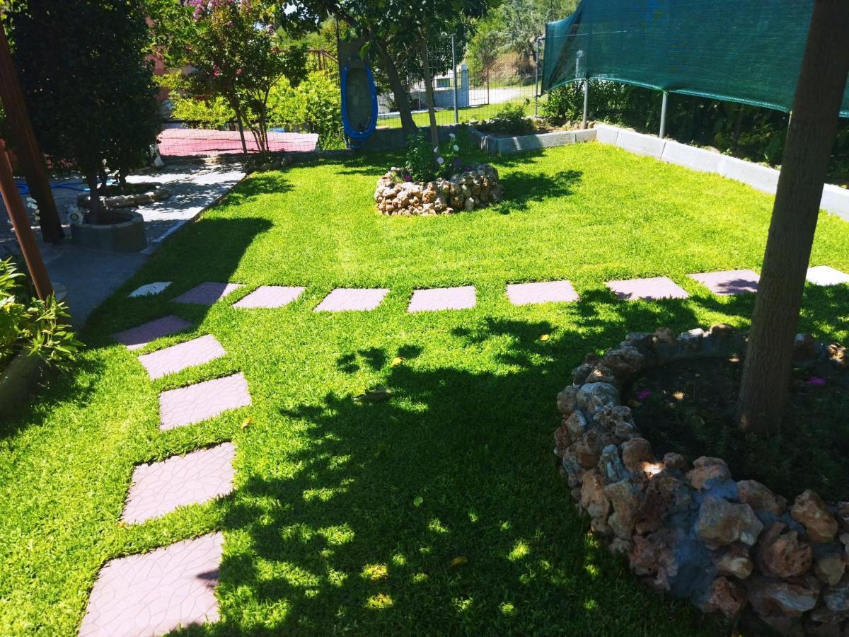 Adam'S Holiday House 2019 Karianí Exterior foto