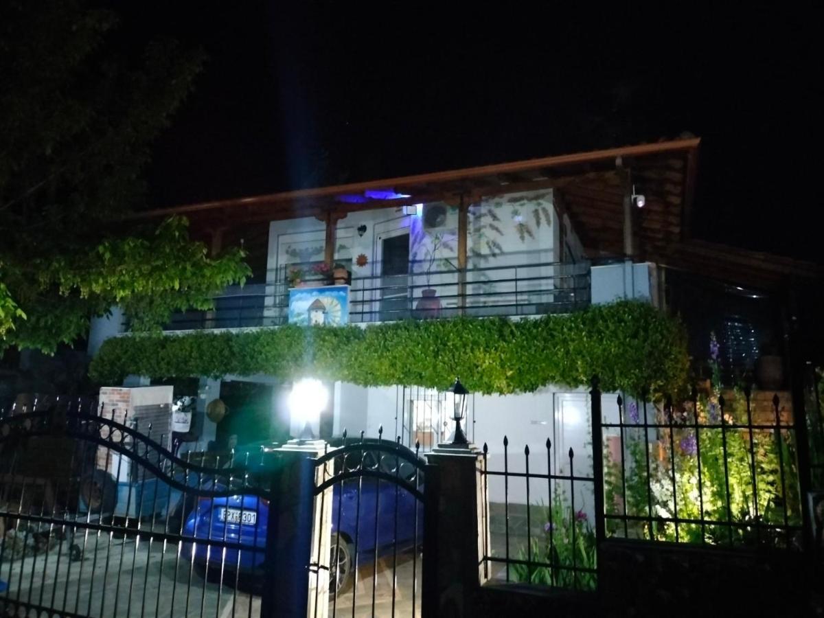 Adam'S Holiday House 2019 Karianí Exterior foto